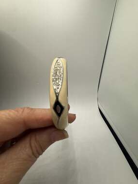 JC Ivory Cream Enamel & Rhinestone Silvertone Hinged Bangle Bracelet